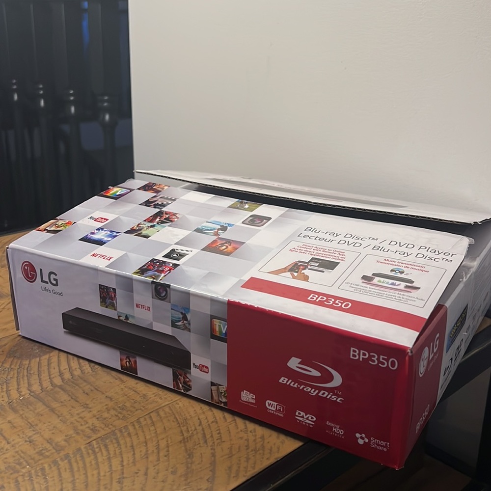 Wireless Streaming Blu-ray DiscTM/DVD Player - Picture 2 of 10
